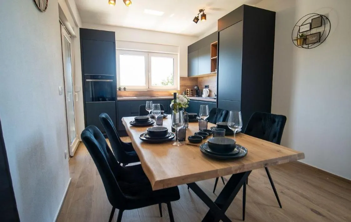Apartamento Apartman Luce Sukošan